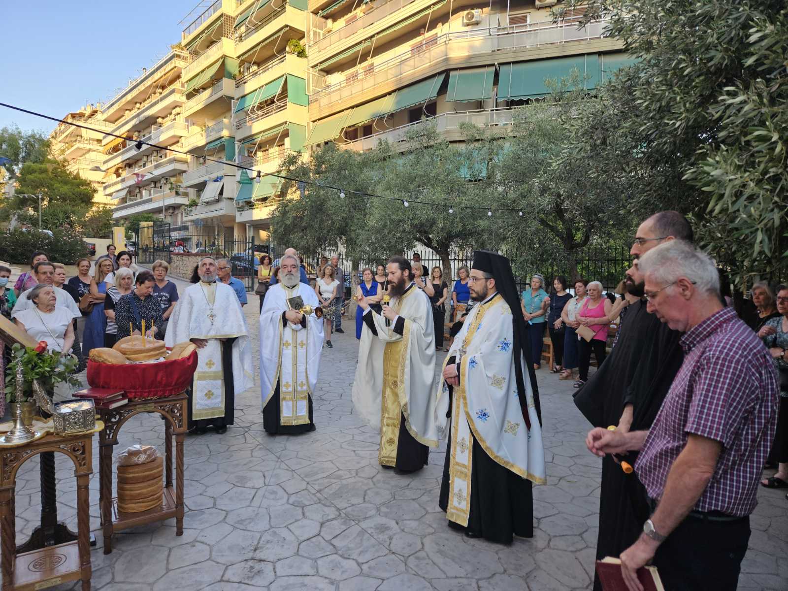 Η Εορτή των Αγίων Αναργύρων στο πανηγυρίζον Ιερό Παρεκκλήσιο των Αγίων Αναργύρων στο Βύρωνα