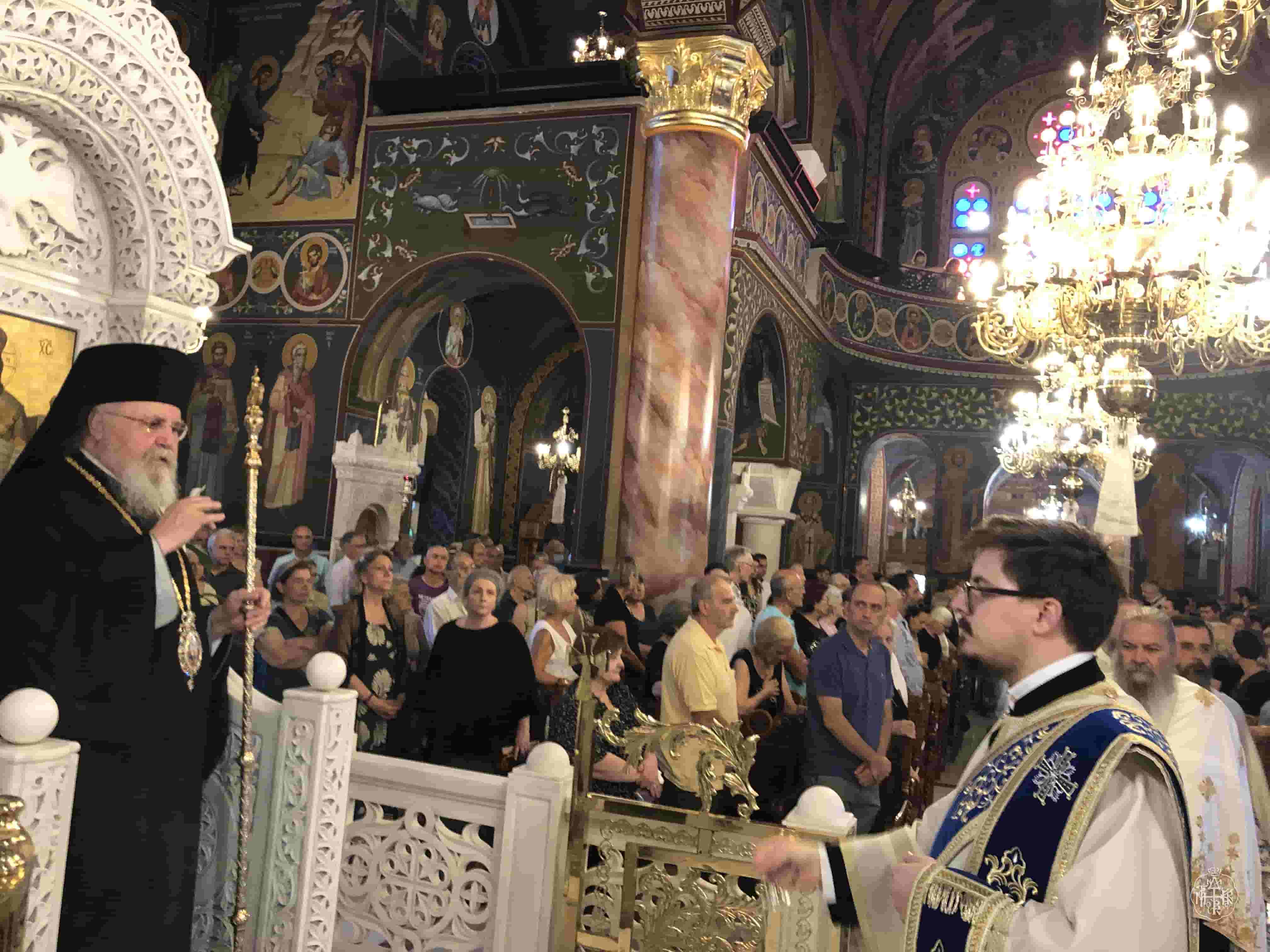 ΜΕΓΑΣ ΑΡΧΙΕΡΑΤΙΚΟΣ ΕΣΠΕΡΙΝΟΣ ΣΤΟΝ ΠΑΝΗΓΥΡΙΖΟΝΤΑ ΙΕΡΟ ΝΑΟ ΚΟΙΜΗΣΕΩΣ ΘΕΟΤΟΚΟΥ ΚΑΙΣΑΡΙΑΝΗΣ